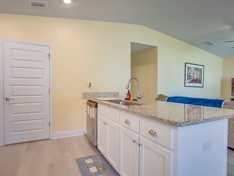 7014 Sonny Dr — Photo 8