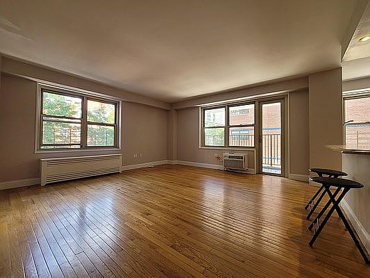 3rd image of 50 W 93rd St APT 3L