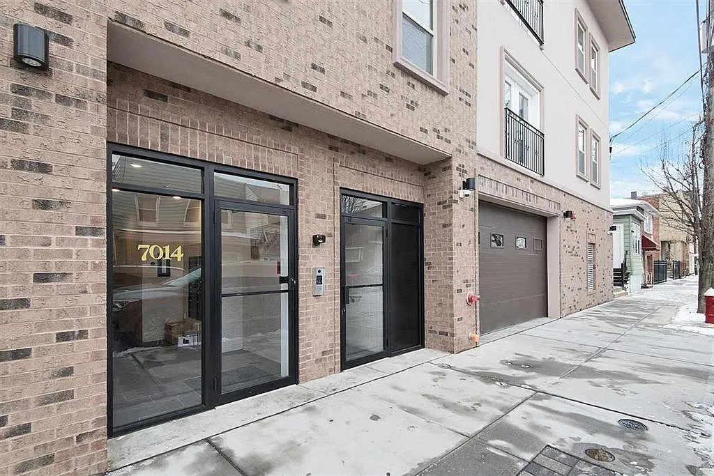1 bed, 770 sqft, $2,200 — Photo 3