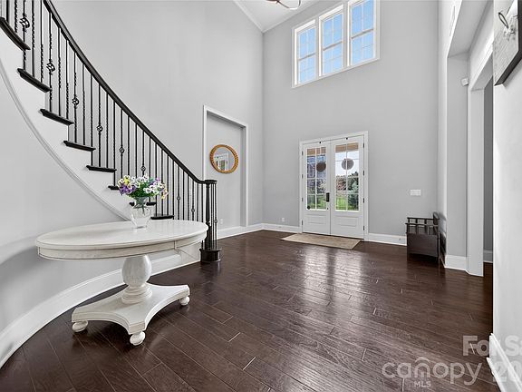4th image of 2166 Stratton Pl