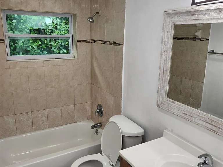 1870 NW 58th Ter #3 — Photo 8