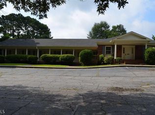 490 Bradley Dr, Fayetteville, GA 30214