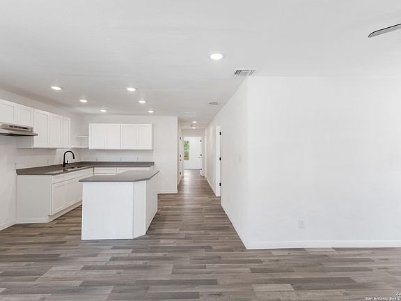 5th image of 4602 Sierra St