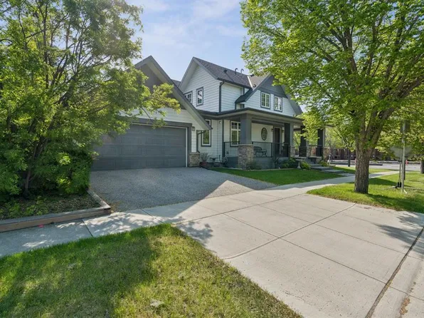 512 W Memorial Dr NW, Calgary, AB T2N 3C4