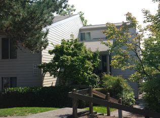 10324 SW Trapper Ter, Beaverton, OR 97008