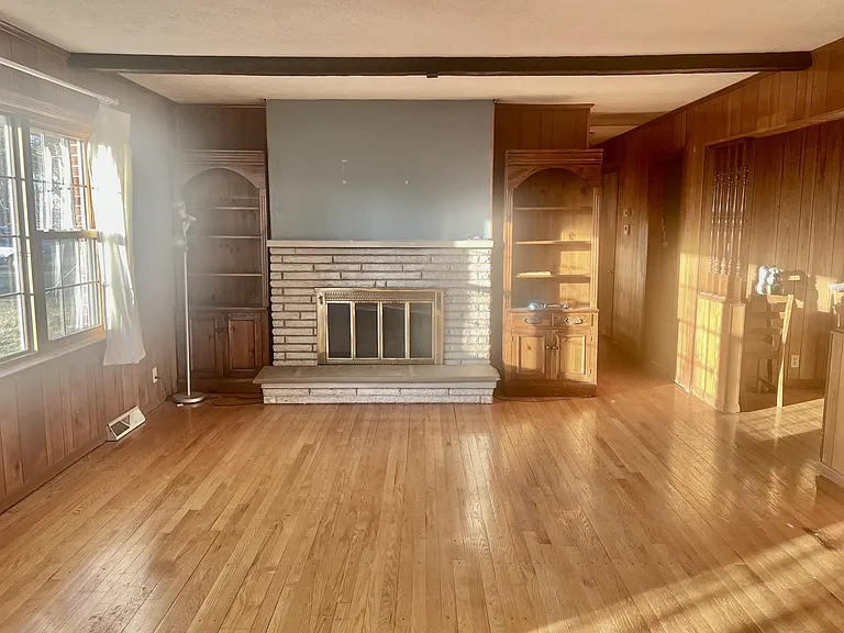 3742 Dorothy Ln — Photo 3