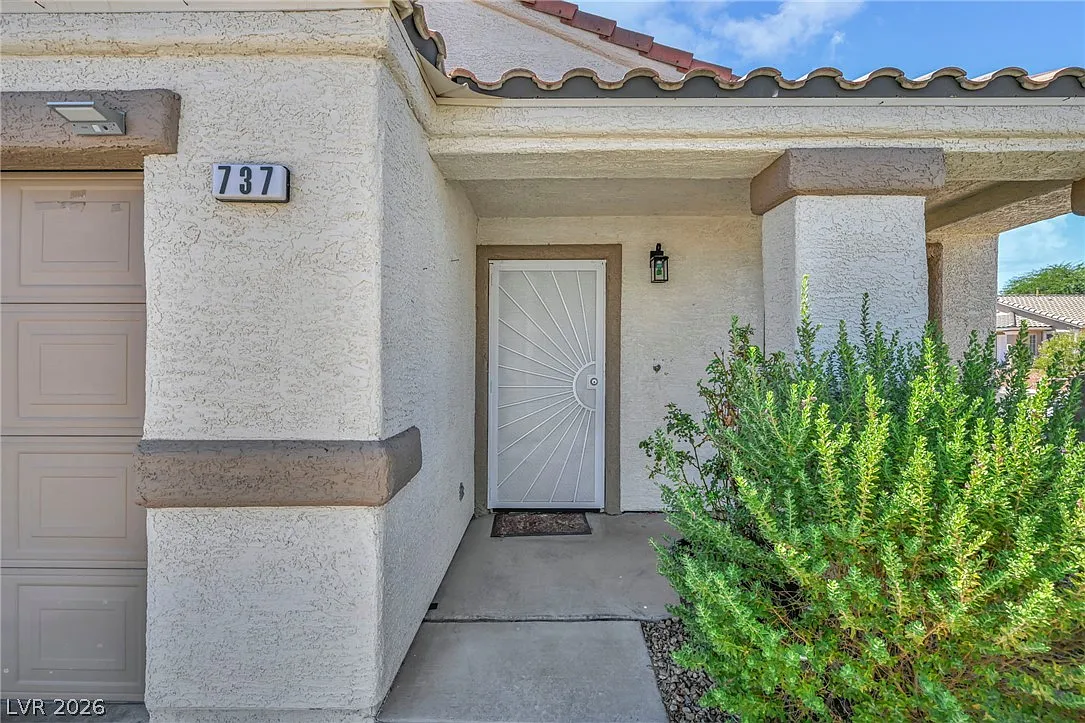 3 bed, 2.0 bath, 1534 sqft, $2,275 — Photo 2