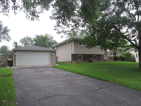 3rd image of 23W554 Burdette Ave