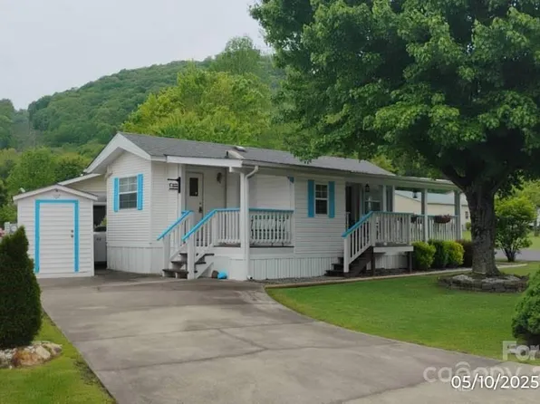107 Strollers Ln, Waynesville, NC 28785