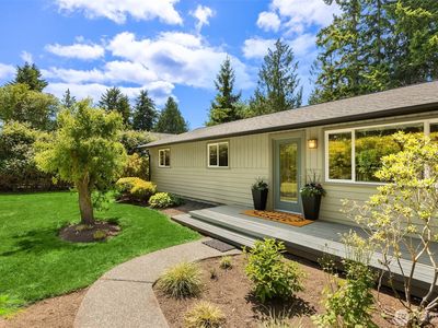 737 Park Avenue NE, Bainbridge Island, WA, 98110
