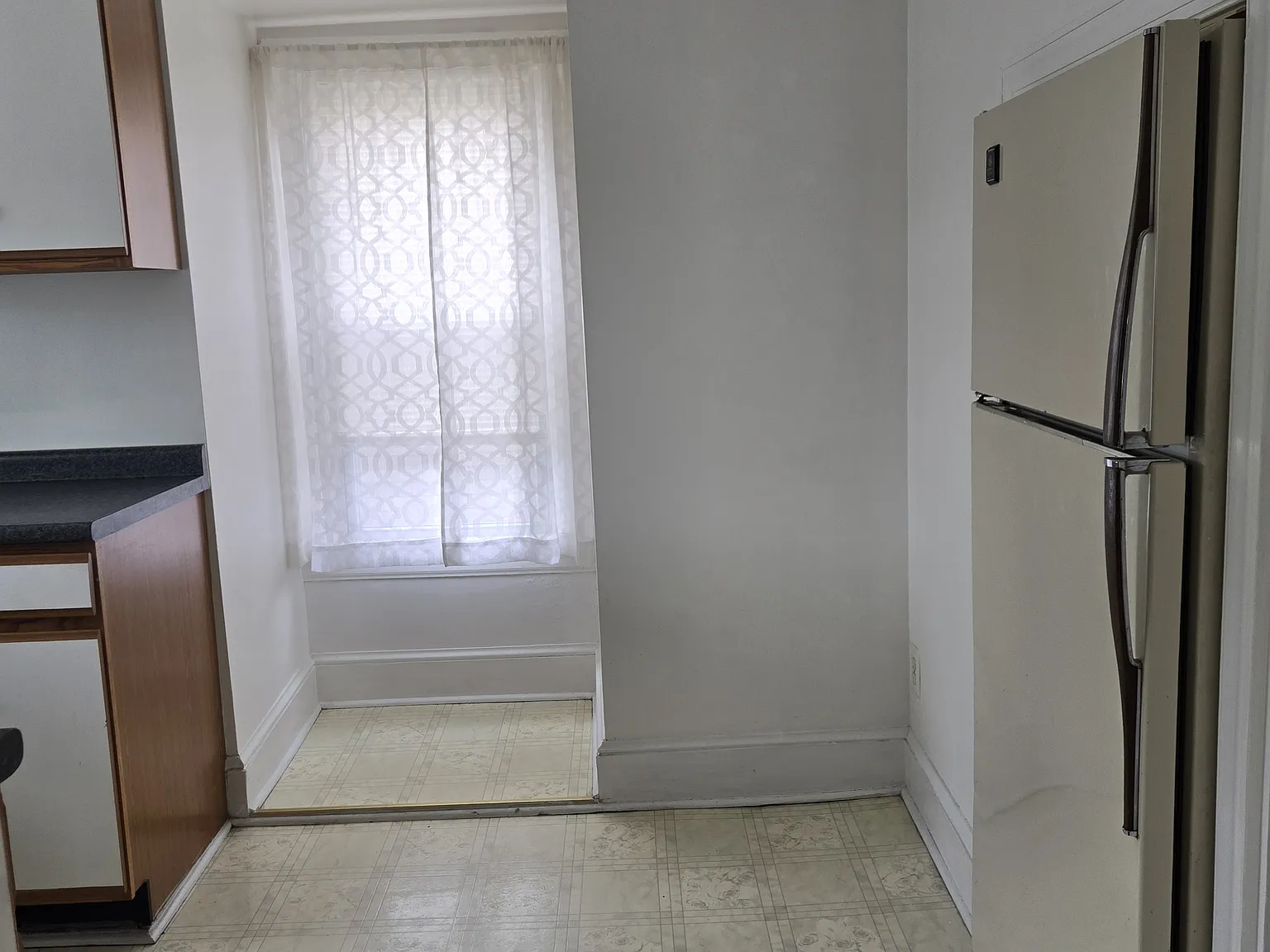 2 bed, 1000 sqft, $1,200 — Photo 4