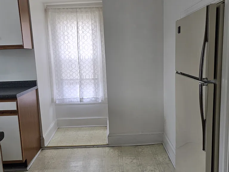 501 W King St #5 — Photo 4