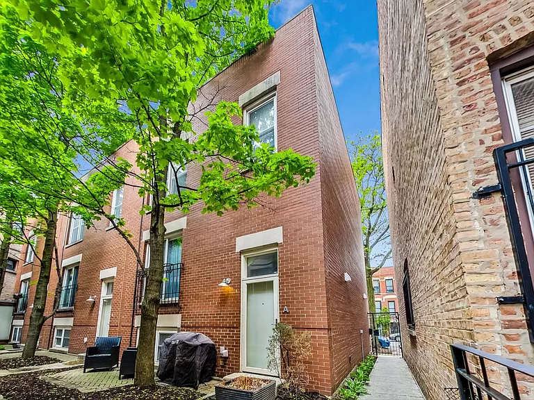 1449 W Lexington St #A — Photo 2