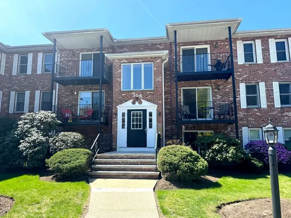 354 Neponset St APT G, Canton, MA 02021