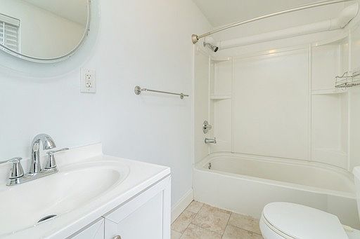 4th image of 1204 Marlborough St
