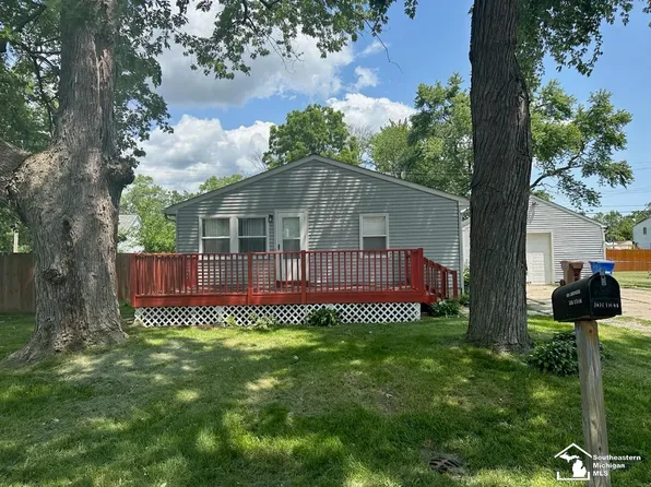 3079 11th St, Monroe, MI 48162