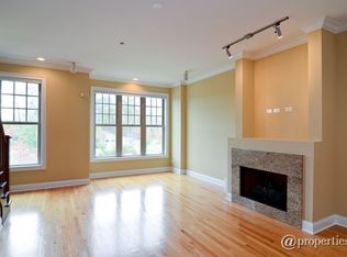 3008 W Newport Ave, Chicago, IL 60618