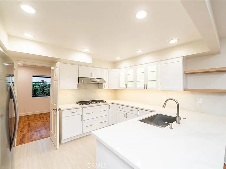 10 Oak Tree Ln — Photo 4