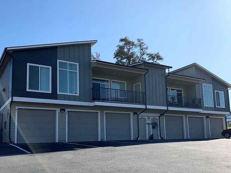 2x2 Townhouse with Attached Garage