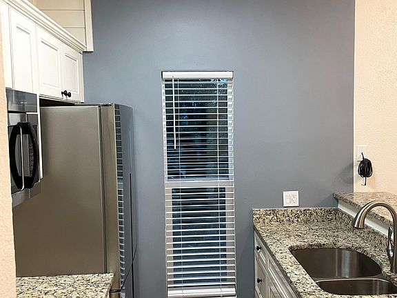 Accent wall in kitchen/Granite Counters with undermount sink