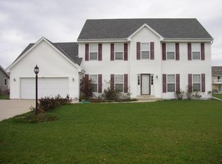 4000 W Whispering Rid Pass, Franklin, WI 53132