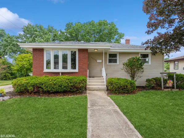 2423 Sycamore Dr, Dyer, IN 46311