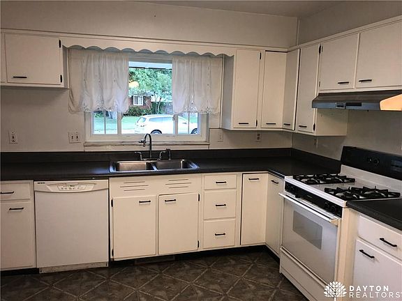3rd image of 541 N Claridge Dr