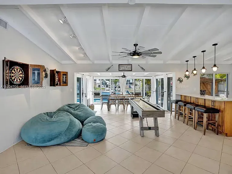 2525 Gulfstream Ln — Photo 16