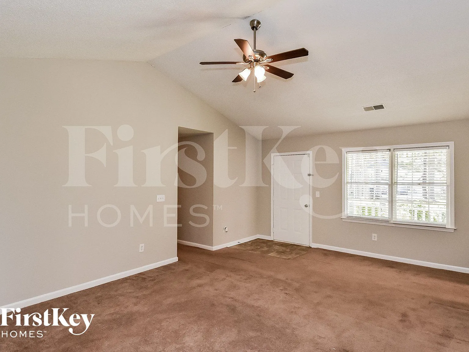 3 bed, 2.0 bath, 1406 sqft, $2,255 — Photo 3