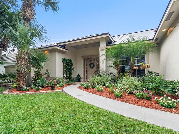 3rd image of 890 SW Lighthouse Drive