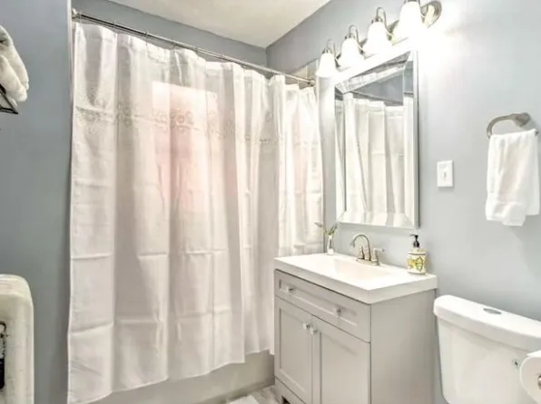 19 Garfield St APT 2W, Oak Park, IL 60304