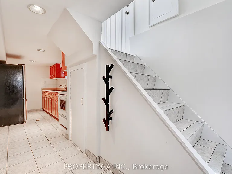 135 Cadorna Ave — Photo 24