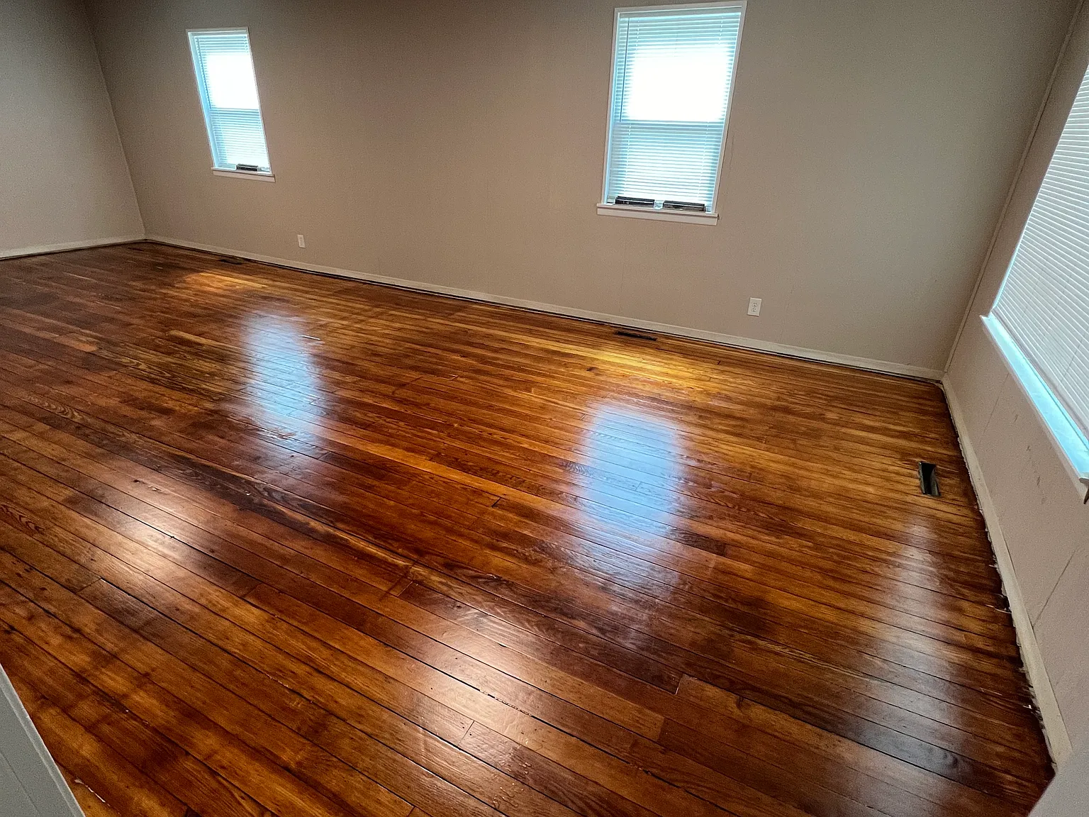 713 S Moffet Ave — Photo 3