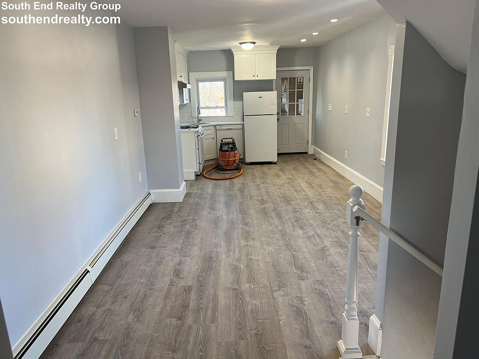 1st image of 32 Stedman Ave