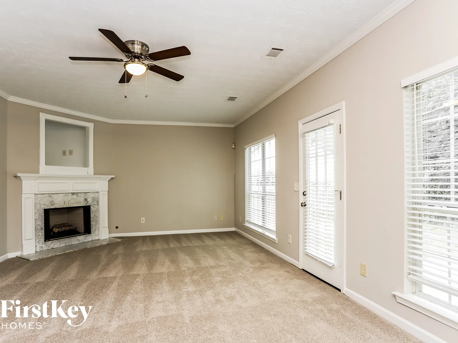 4 bed, 2.5 bath, 2692 sqft, $2,460 — Photo 2