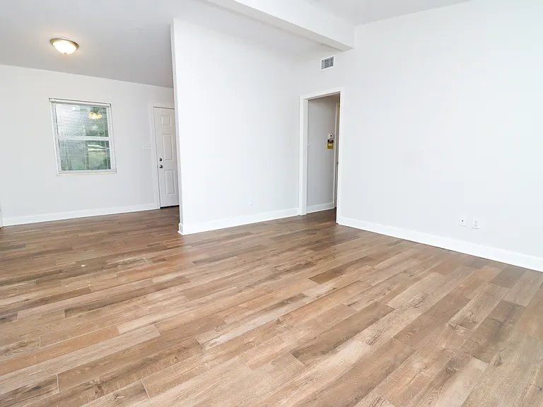 1694 Sharkey St — Photo 5