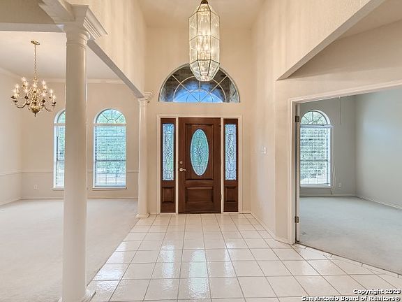 4th image of 216 Sky View Dr