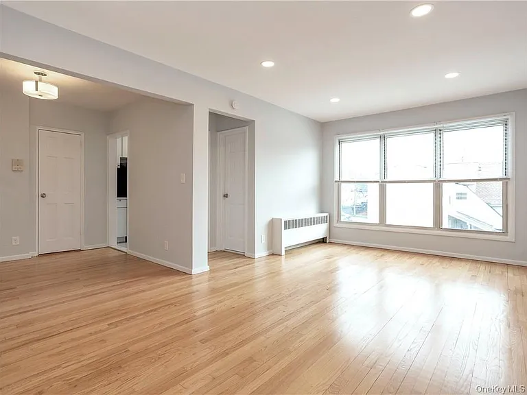 15 Quinby Ave #1E — Photo 6