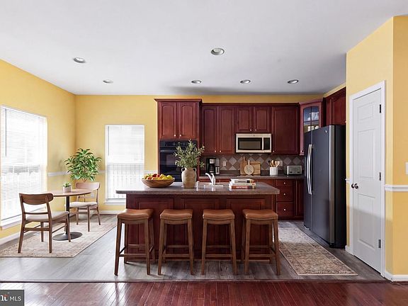 4th image of 109 Chesterbrook Ct