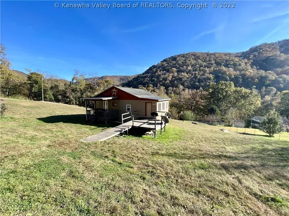 5303 Stanaford Rd, Danese, WV 25831