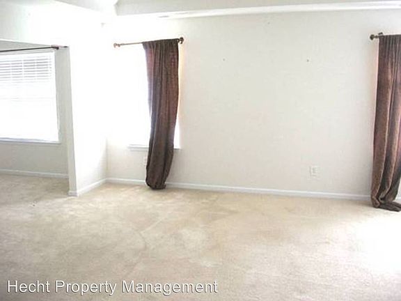 5th image of 106 Summer Breeze Cir