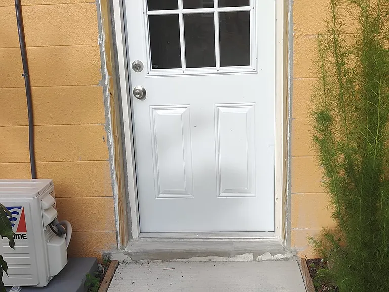 Yale Cir — Photo 4