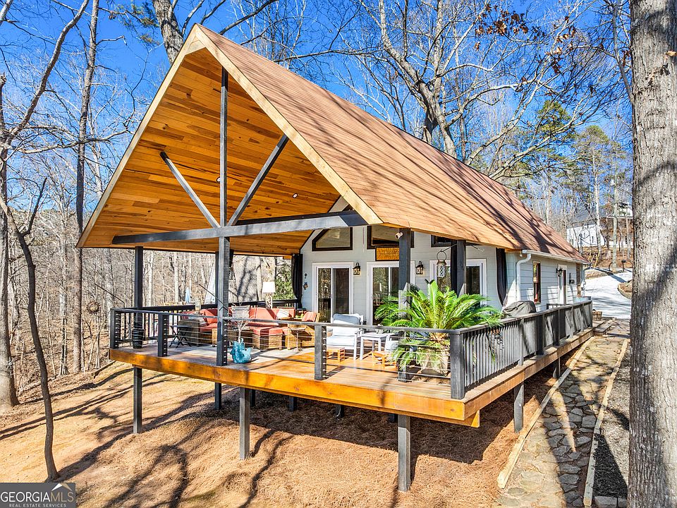 1st image of 999 Rue Fluer De Lis