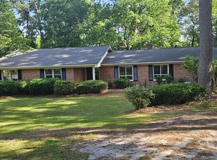 204 Edgewood Dr, Clinton, NC 28328