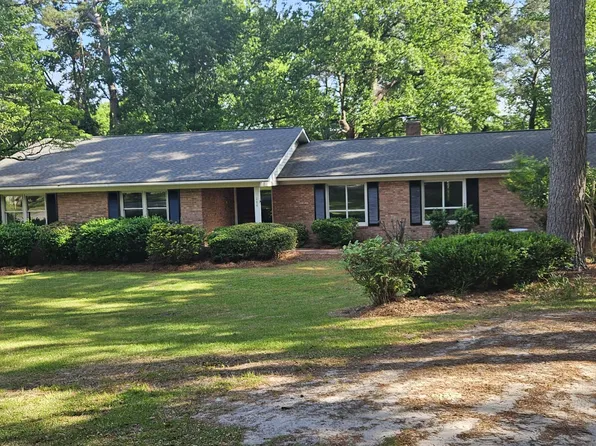 204 Edgewood Avenue, Clinton, NC 28328