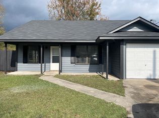 508 Whisper Ln, Hinesville, GA 31313