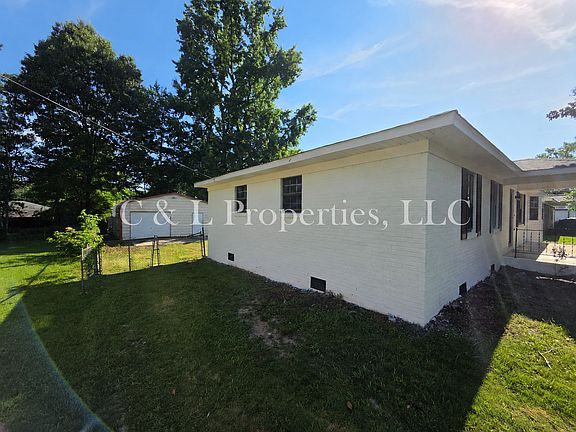3rd image of 203 Roberts Ave