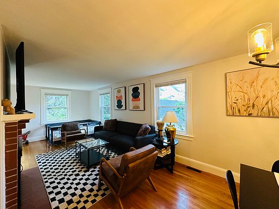 4th image of 20 Rockview Rd APT 4