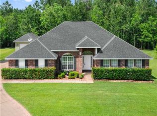 10311 Red Leaf Cir, Vancleave, MS 39565