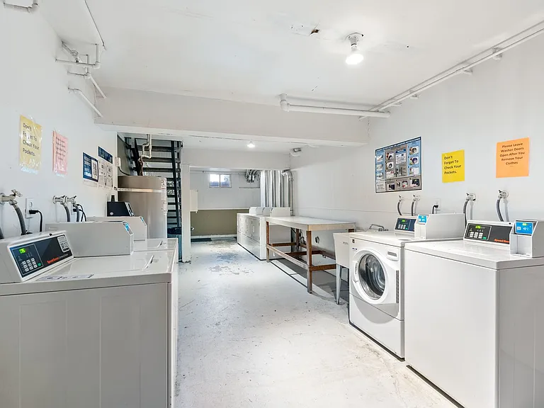Sandy Terrace Apartments — Photo 74